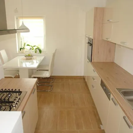Apartament Tina