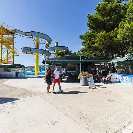 Tina * Vodice